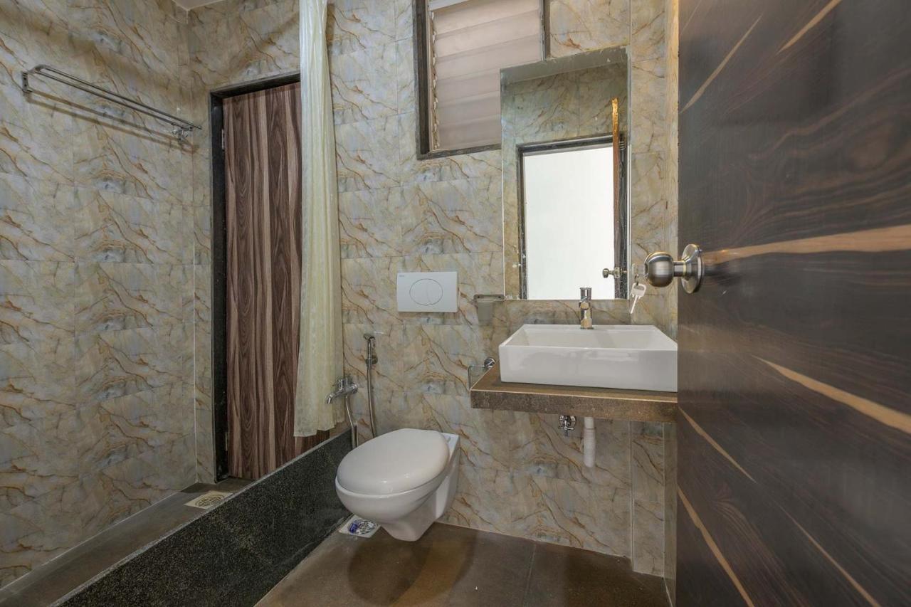 Stayvista'S Vine & Splash - Riverside Villa With An Infinity Pool And Indoor Games Karjat Exteriör bild